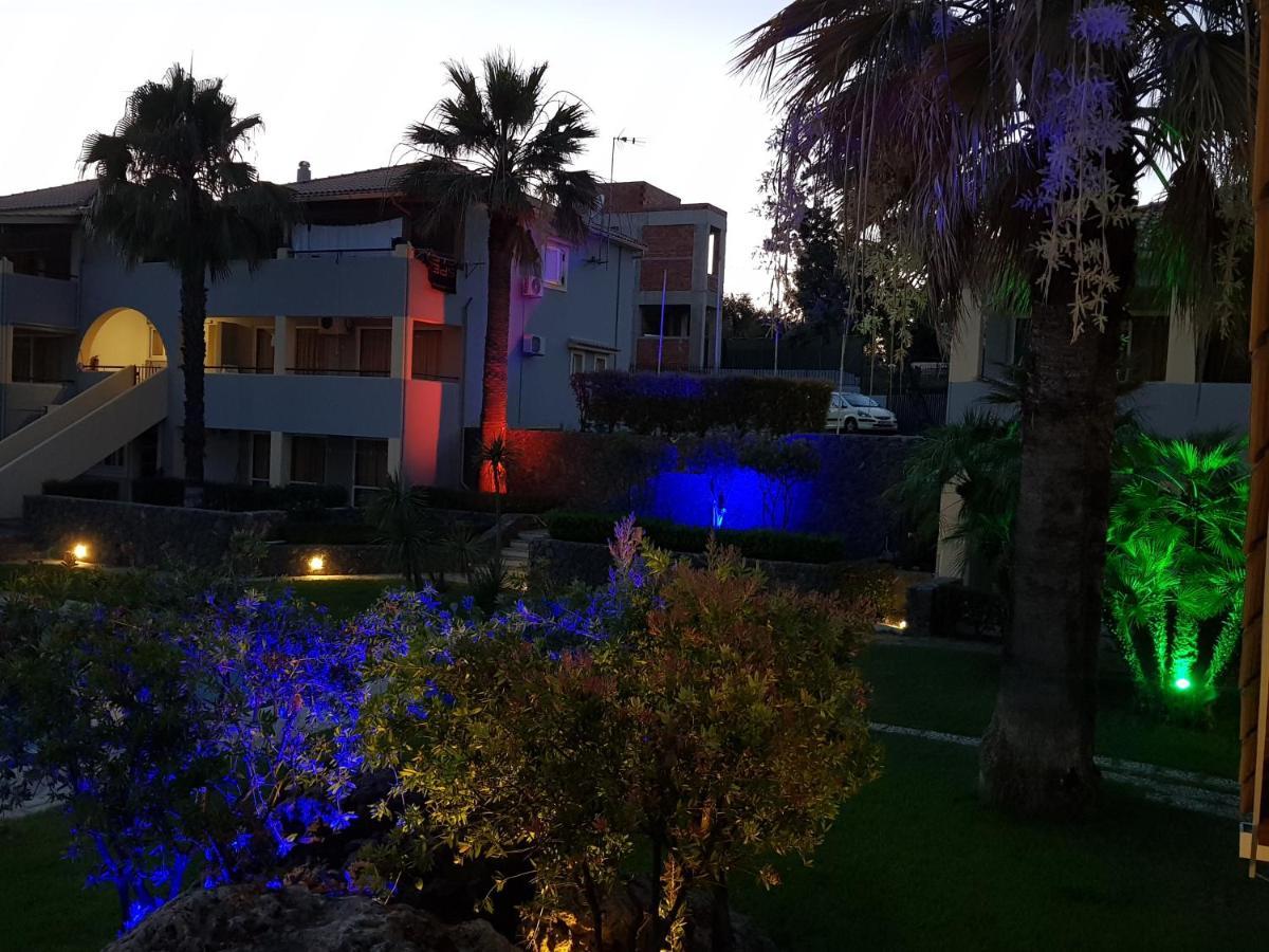 Asteraki Aparthotel Гоувия Экстерьер фото