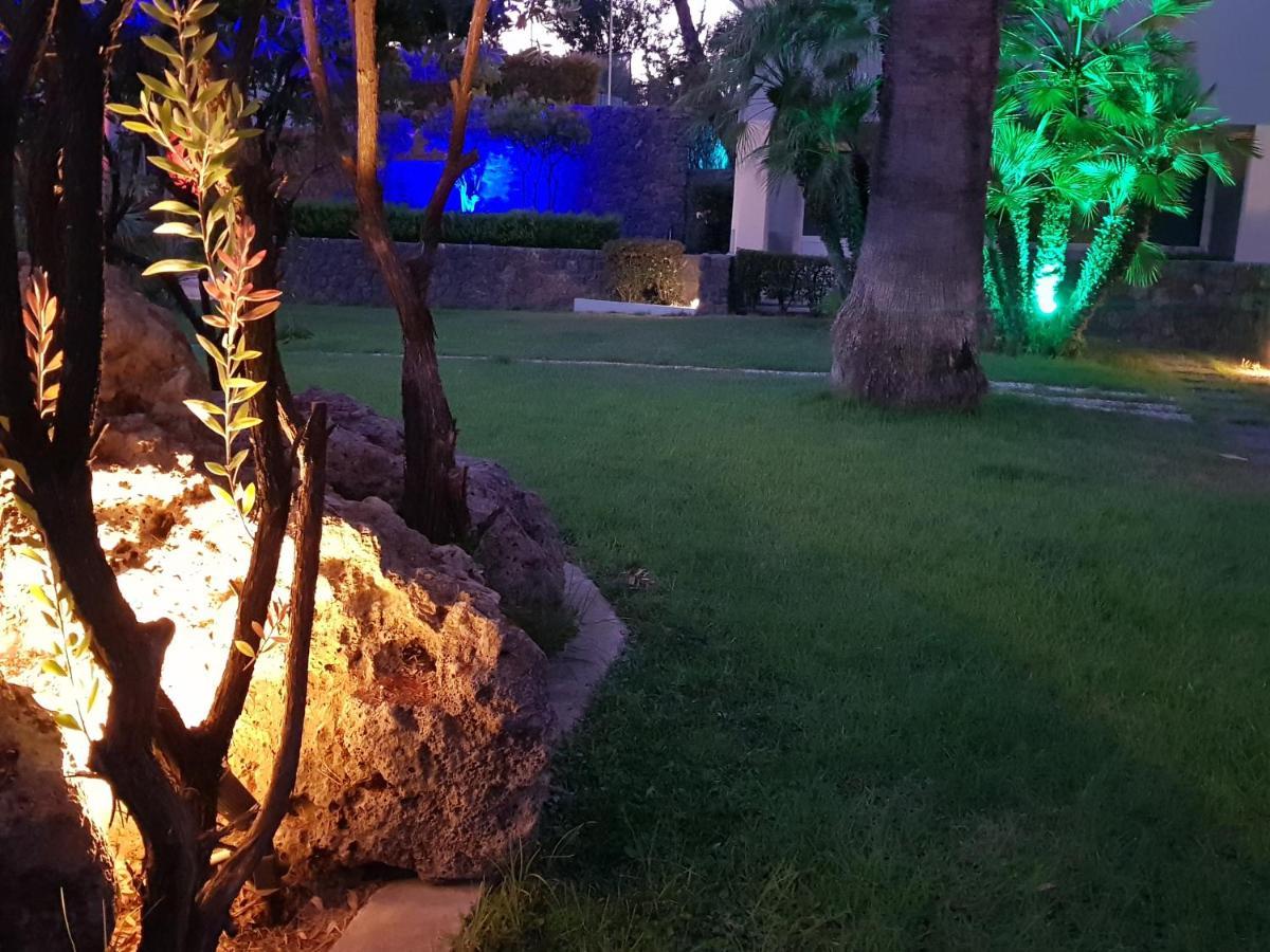 Asteraki Aparthotel Гоувия Экстерьер фото