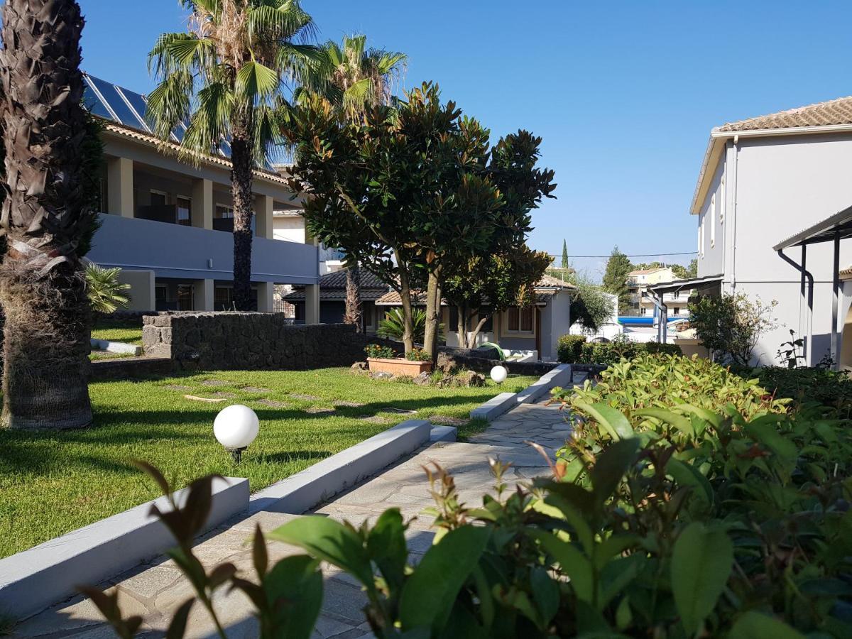 Asteraki Aparthotel Гоувия Экстерьер фото